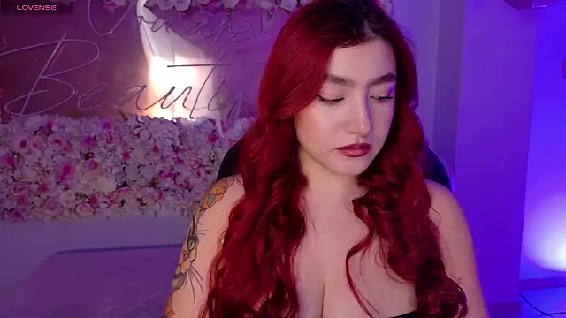 Snapshot of ViolettCastel chatting on 02/06/26, 07:50 ViolettCastel online show from 02/06/26, 07:50