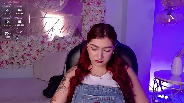 Snapshot of ViolettCastel chatting on 02/15/26, 04:14 ViolettCastel online show from 02/15/26, 04:14