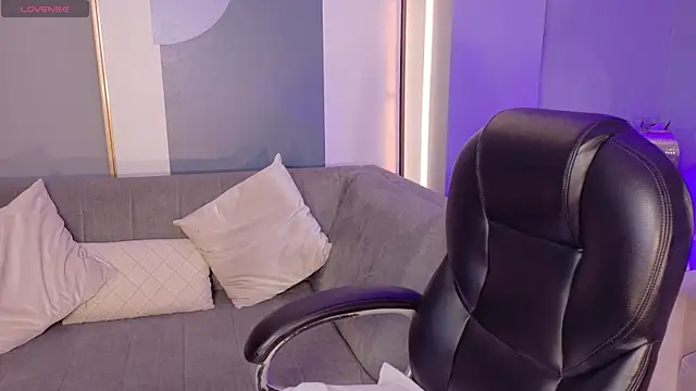 Snapshot of ViolettCastel chatting on 02/22/26, 04:38 ViolettCastel online show from 02/22/26, 04:38