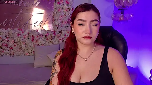 Snapshot of ViolettCastel chatting on 03/01/26, 05:04 ViolettCastel online show from 03/01/26, 05:04