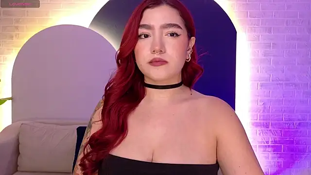 Snapshot of ViolettCastel chatting on 03/05/26, 07:21 ViolettCastel online show from 03/05/26, 07:21
