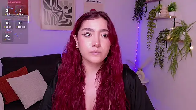 Snapshot of ViolettCastel chatting on 04/02/26, 07:00 ViolettCastel online show from 04/02/26, 07:00