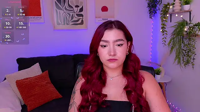 Snapshot of ViolettCastel chatting on 04/12/26, 06:13 ViolettCastel online show from 04/12/26, 06:13