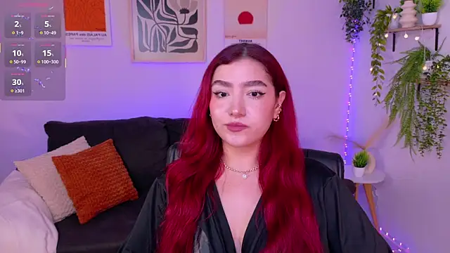 Snapshot of ViolettCastel chatting on 04/17/26, 08:23 ViolettCastel online show from 04/17/26, 08:23