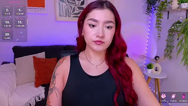 Snapshot of ViolettCastel chatting on 05/17/26, 07:32 ViolettCastel online show from 05/17/26, 07:32