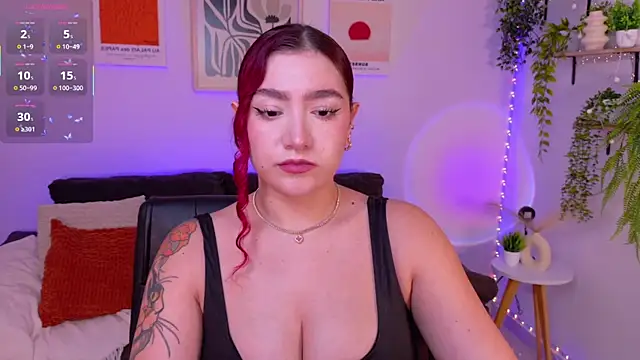 Snapshot of ViolettCastel chatting on 05/23/26, 10:58 ViolettCastel online show from 05/23/26, 10:58
