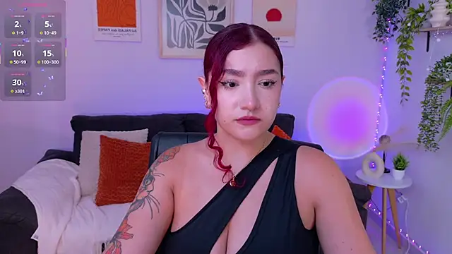 Snapshot of ViolettCastel chatting on 06/12/26, 07:57 ViolettCastel online show from 06/12/26, 07:57