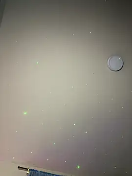 Snapshot of Kimmymadison- chatting on 10/05/25, 03:05 Kimmymadison- online show from 10/05/25, 03:05