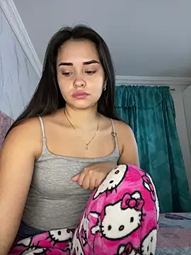 Snapshot of Kimmymadison- chatting on 04/02/26, 11:35 Kimmymadison- online show from 04/02/26, 11:35