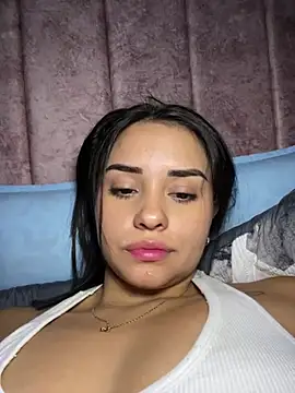 Snapshot of Kimmymadison- chatting on 07/15/26, 03:45 Kimmymadison- online show from 07/15/26, 03:45