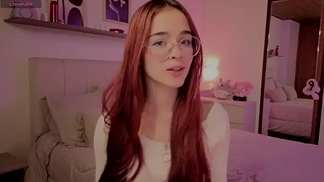 Roxxy mora online show from 12/01/25, 10:26