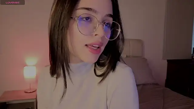 Roxxy mora online show from 03/10/26, 10:15