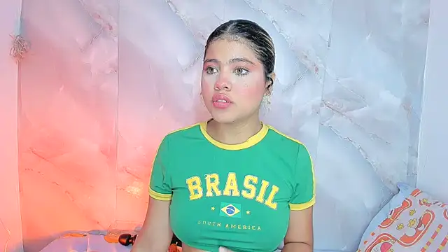 sofiacastillo01 online show from 06/12/26, 01:32