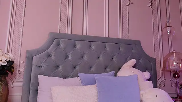 LucyAddison online show from 09/13/25, 03:17