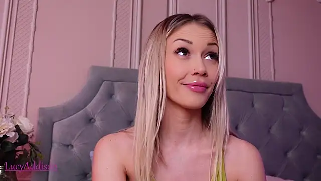 LucyAddison online show from 11/09/25, 04:33