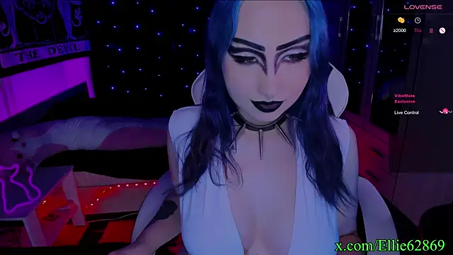 Kitty goth online show from 12/21/24, 06:34