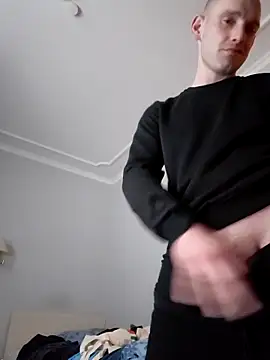 Snapshot of Bartzrl chatting on 09/15/25, 01:22 Bartzrl online show from 09/15/25, 01:22