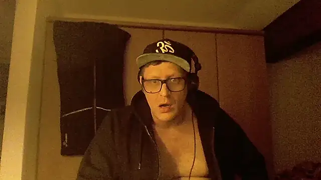 Bigthroaterboy online show from 12/11/24, 08:18