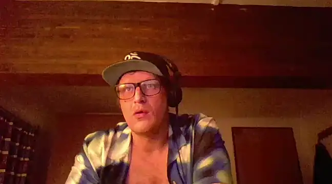 Bigthroaterboy online show from 01/04/25, 07:13