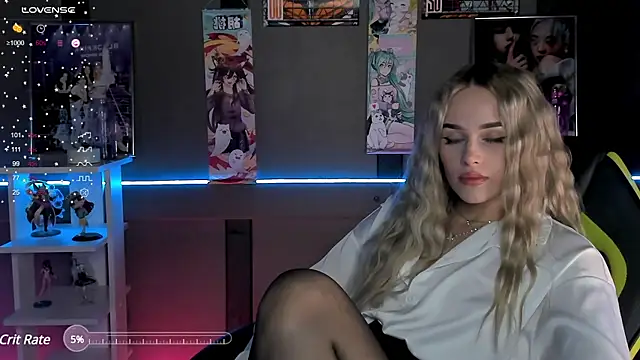 Snapshot of Ellen_Soft chatting on 12/20/24, 08:45 Ellen Soft online show from 12/20/24, 08:45