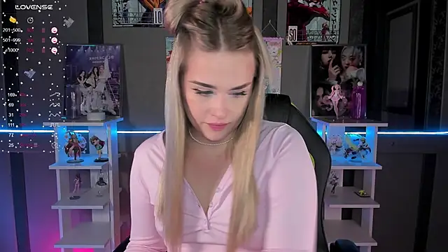 Snapshot of Ellen_Soft chatting on 09/22/25, 05:15 Ellen Soft online show from 09/22/25, 05:15