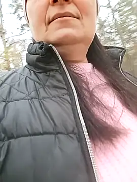 Snapshot of Women-pleasures chatting on 10/21/25, 07:20 Women-pleasures online show from 10/21/25, 07:20