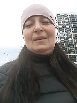 Snapshot of Women-pleasures chatting on 10/28/25, 10:52 Women-pleasures online show from 10/28/25, 10:52