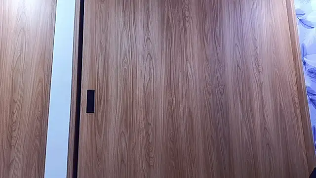 Snapshot of Molly_ADY chatting on 10/14/25, 11:27 Molly ADY online show from 10/14/25, 11:27