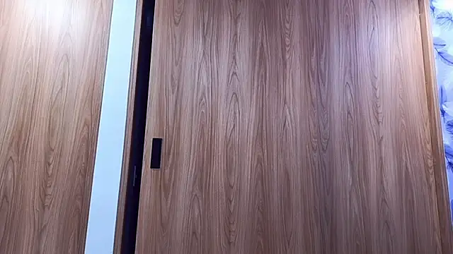 Snapshot of Molly_ADY chatting on 10/22/25, 05:41 Molly ADY online show from 10/22/25, 05:41