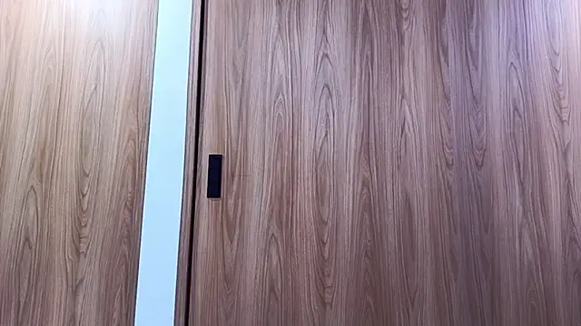 Snapshot of Molly_ADY chatting on 10/27/25, 06:45 Molly ADY online show from 10/27/25, 06:45