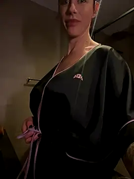 Snapshot of SmilingDutchie chatting on 09/20/25, 08:21 SmilingDutchie online show from 09/20/25, 08:21