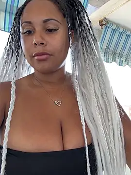 Snapshot of HaileyDiana chatting on 09/18/25, 01:57 HaileyDiana online show from 09/18/25, 01:57