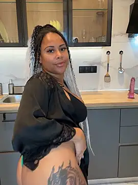 Snapshot of HaileyDiana chatting on 10/11/25, 11:20 HaileyDiana online show from 10/11/25, 11:20