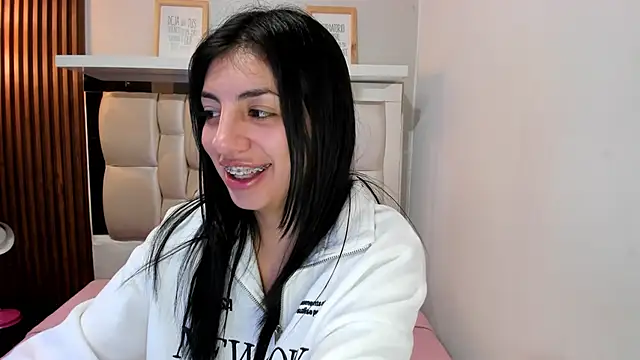 ANTONELLA  ROUSE  online show from 12/09/24, 11:03
