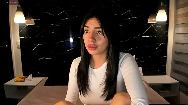 ANTONELLA  ROUSE  online show from 12/27/24, 07:51