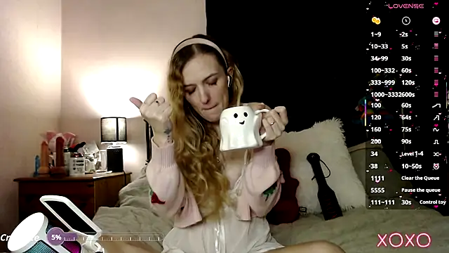 Snapshot of EllieeRose chatting on 09/13/25, 01:33 EllieeRose online show from 09/13/25, 01:33