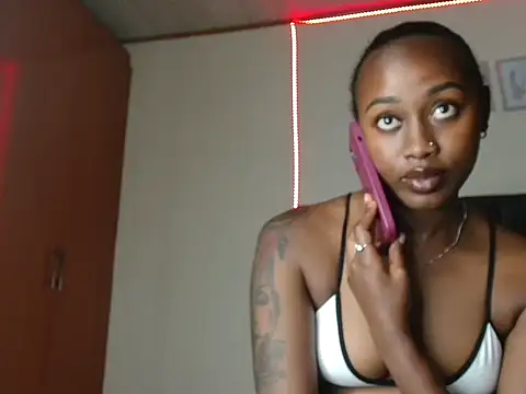 Snapshot of Miss_hot_candy chatting on 01/07/25, 07:31 Miss hot candy online show from 01/07/25, 07:31