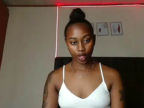 Snapshot of Miss_hot_candy chatting on 01/10/25, 10:39 Miss hot candy online show from 01/10/25, 10:39