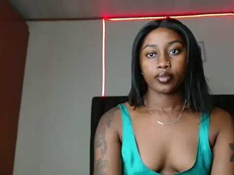 Snapshot of Miss_hot_candy chatting on 01/13/25, 05:23 Miss hot candy online show from 01/13/25, 05:23