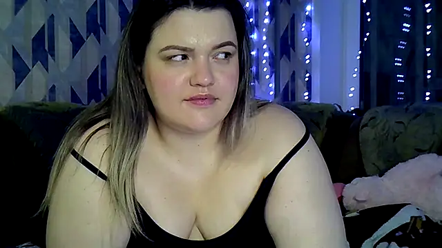 Snapshot of AnitaWillias chatting on 10/28/25, 02:31 AnitaWillias online show from 10/28/25, 02:31