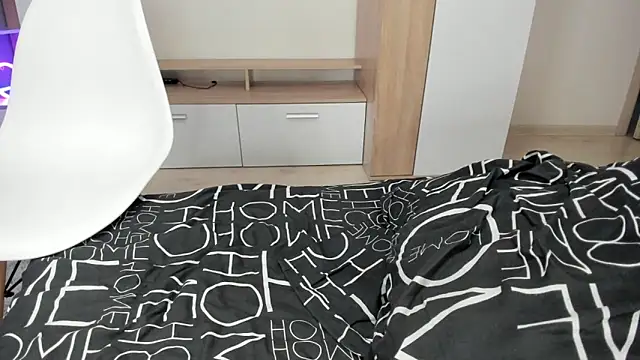 Alex Madrid online show from 01/05/25, 11:59