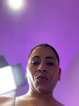 Snapshot of ANA_CARTER chatting on 10/11/25, 12:54 ANA CARTER online show from 10/11/25, 12:54