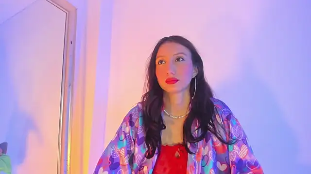 Snapshot of LyaEvanss chatting on 09/19/25, 02:13 LyaEvanss online show from 09/19/25, 02:13