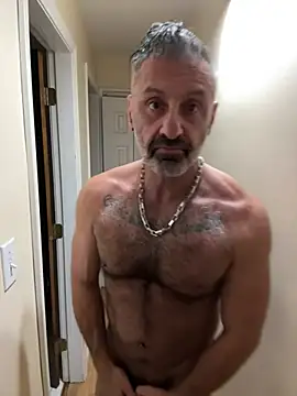 Snapshot of DaddySnowXX chatting on 01/05/25, 01:56 DaddySnowXX online show from 01/05/25, 01:56