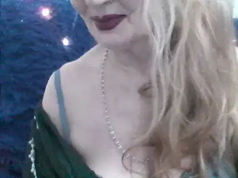 CarlyTreat online show from 12/31/24, 07:40