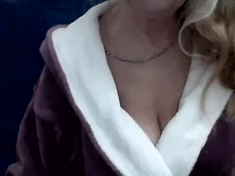 CarlyTreat online show from 01/03/25, 12:19