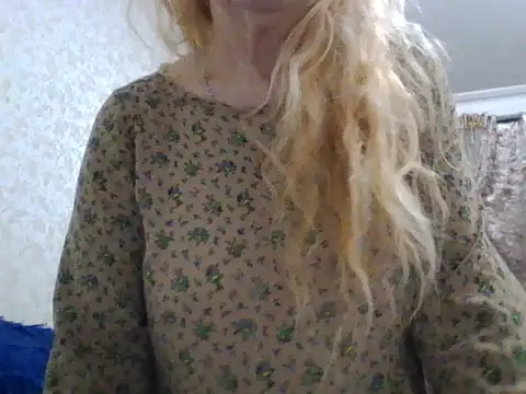 CarlyTreat online show from 12/01/25, 03:06