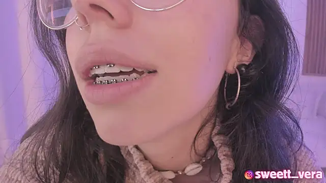 sweet vera online show from 03/18/25, 03:21