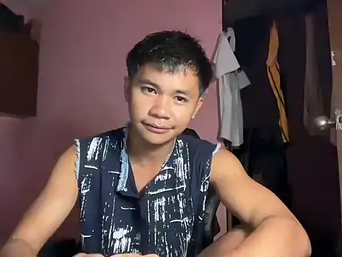 Snapshot of RaVeN354 chatting on 09/20/25, 05:47 RaVeN354 online show from 09/20/25, 05:47