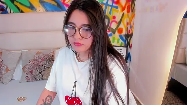 Snapshot of Liana_Bernocchi chatting on 11/12/25, 09:14 Liana Bernocchi online show from 11/12/25, 09:14